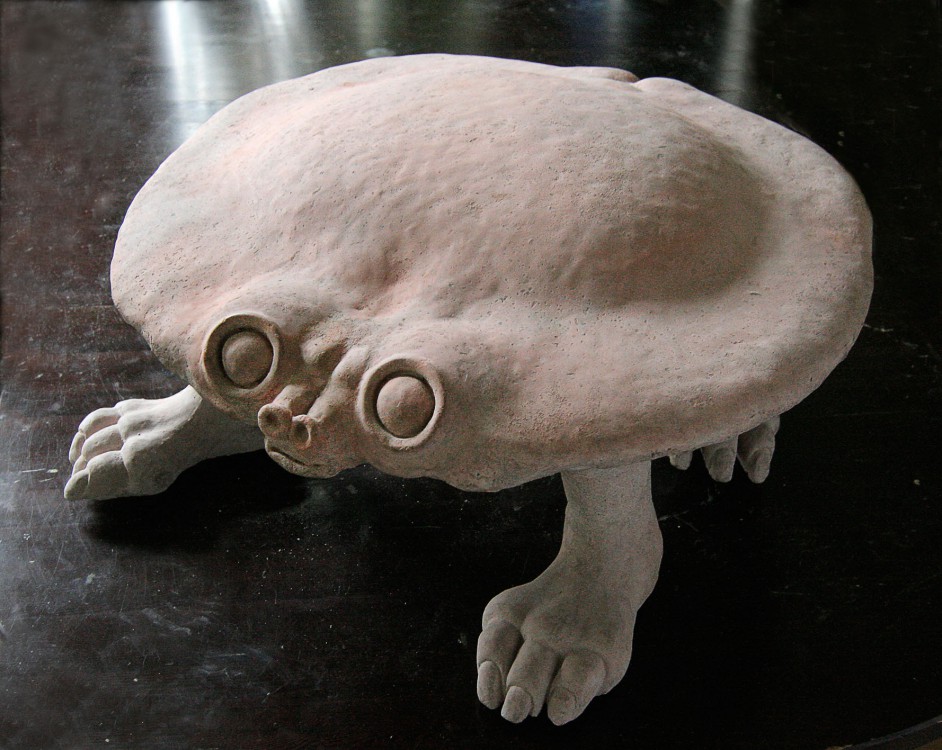 <h1><a href='/medlemmar/amalia-arfelt'>Amalia Årfelt</a></h1><h4>Landkrabba, betong, 67 cm i diam , höjd 0,31m</h4>