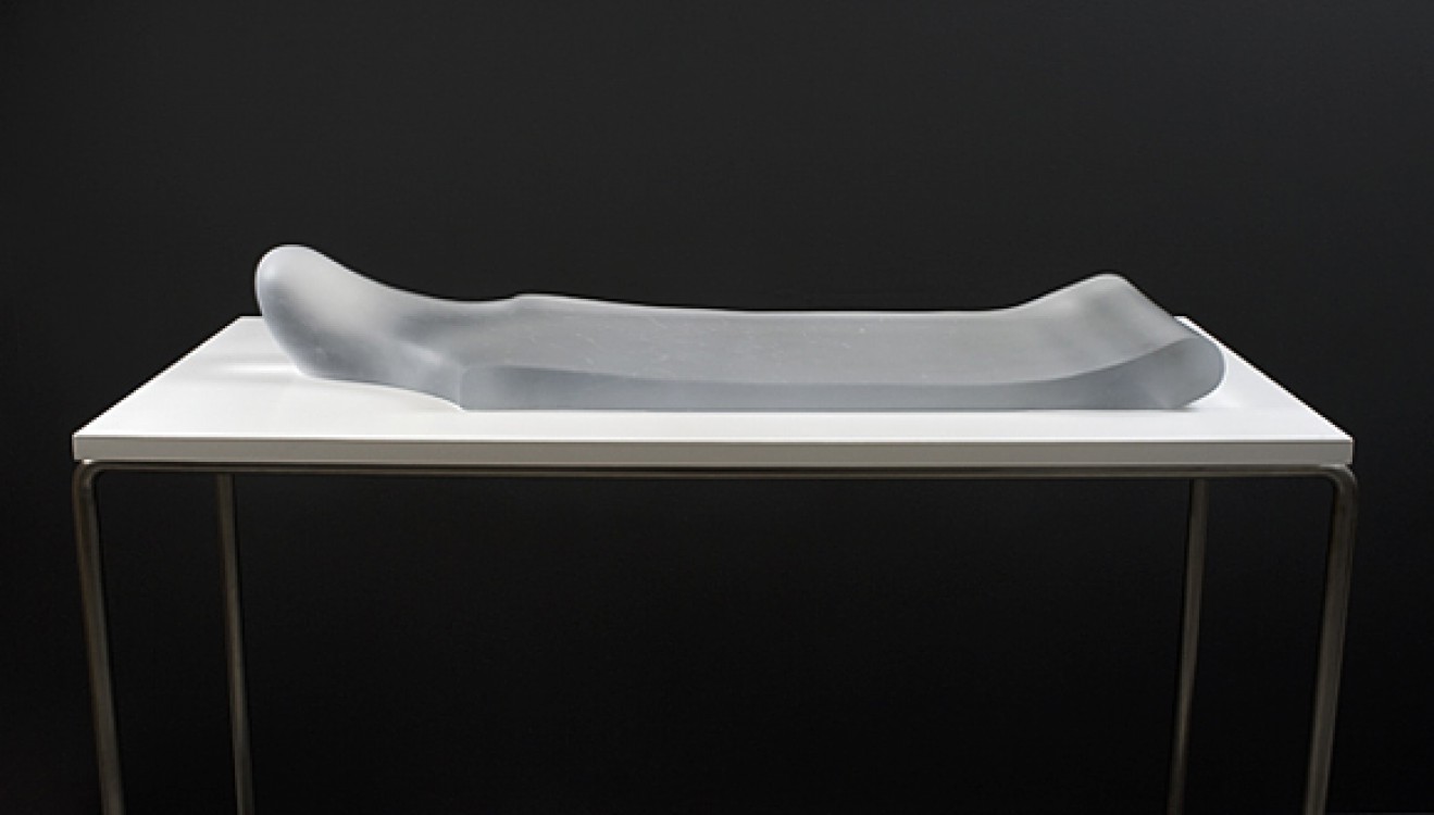 <h1><a href='/medlemmar/karin-tornell'>Karin Törnell</a></h1><h4>"inte ett ord 3"<br />
ugnsgjutet glas, tr&auml;, st&aring;l<br /></h4>