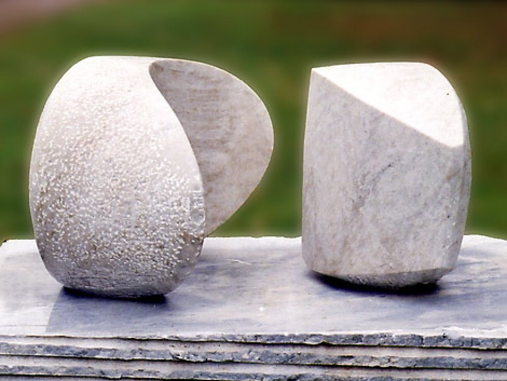 <h1><a href='/medlemmar/uta-jacobs'>Uta Jacobs</a></h1><h4>"Möte", Ekebergsmarmor</h4>